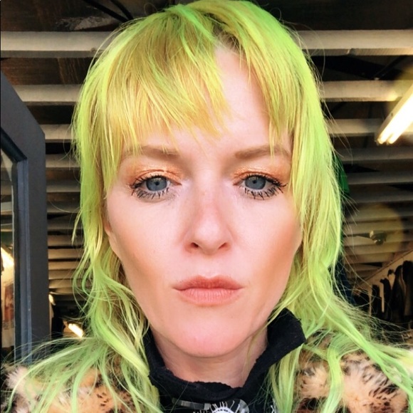 Meet your Posher! - Picture 2 of 3